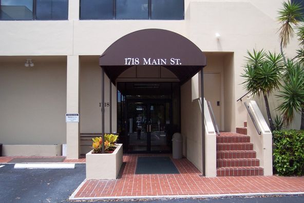 Iberia Bank Building: 1718 Main St, Sarasota, FL 34236